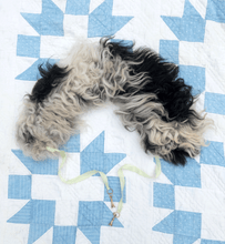 Load image into Gallery viewer, Sheep Shawl No.3
