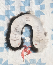 Load image into Gallery viewer, Sheep Shawl No.8