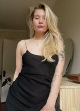 Load image into Gallery viewer, Dagger Pendant