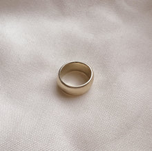 Load image into Gallery viewer, Field ring | Bronze
